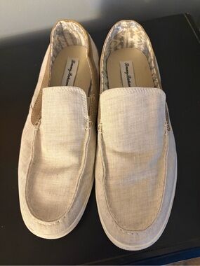 Tommy Bahama Men's Sz 9.5 Slip-On Loafers in Light Beige